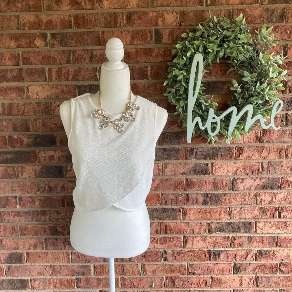 ✨5/$15 { ONE CLOTHING } Cream Crop Top